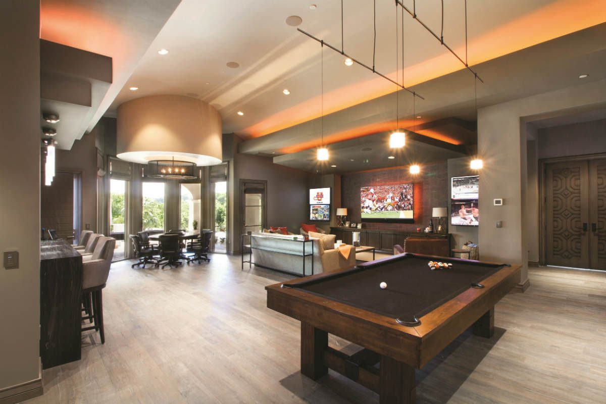 Texas Longhorns Super-Fan Gets 5-Screen Home Theater with Burnt-Orange Smart Lights, slide 1