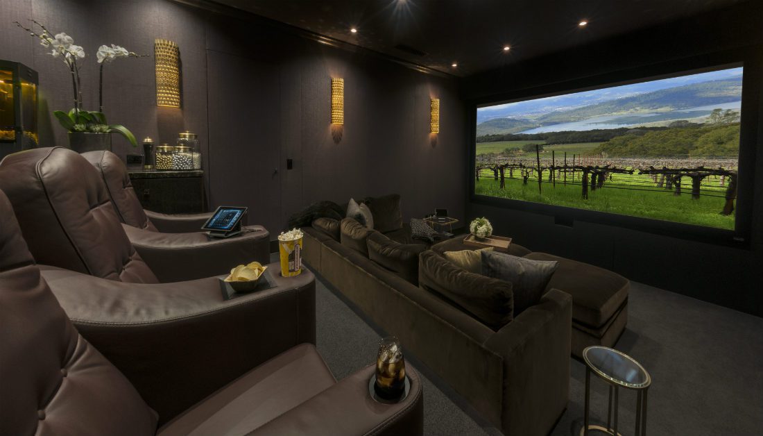 9 4K Compatible Projection Screens Perfect for Home Theaters, slide 5