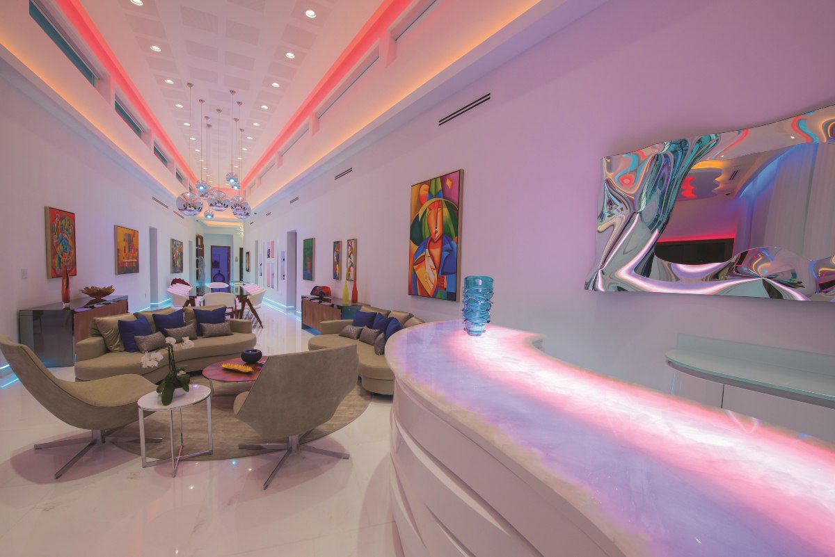 Minimalist Miami Mansion Transforms Into LED-Lit Wellness Paradise, slide 5