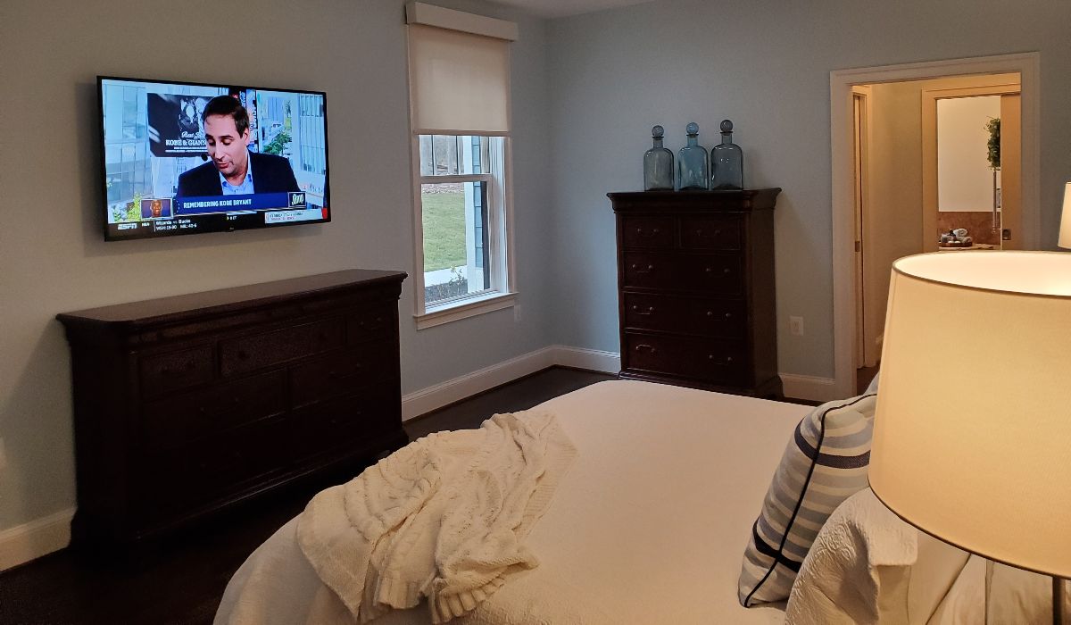 New Smart Home Helps Provide Wounded Army Vet Some Well-Earned Independence, slide 3