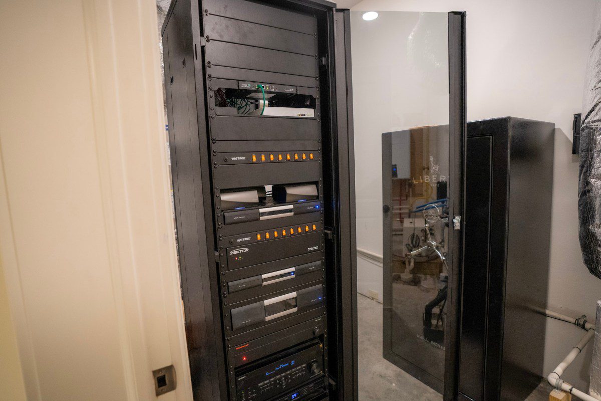 Gigantic South Carolina Estate Hides Technology in Plain Sight, slide 4