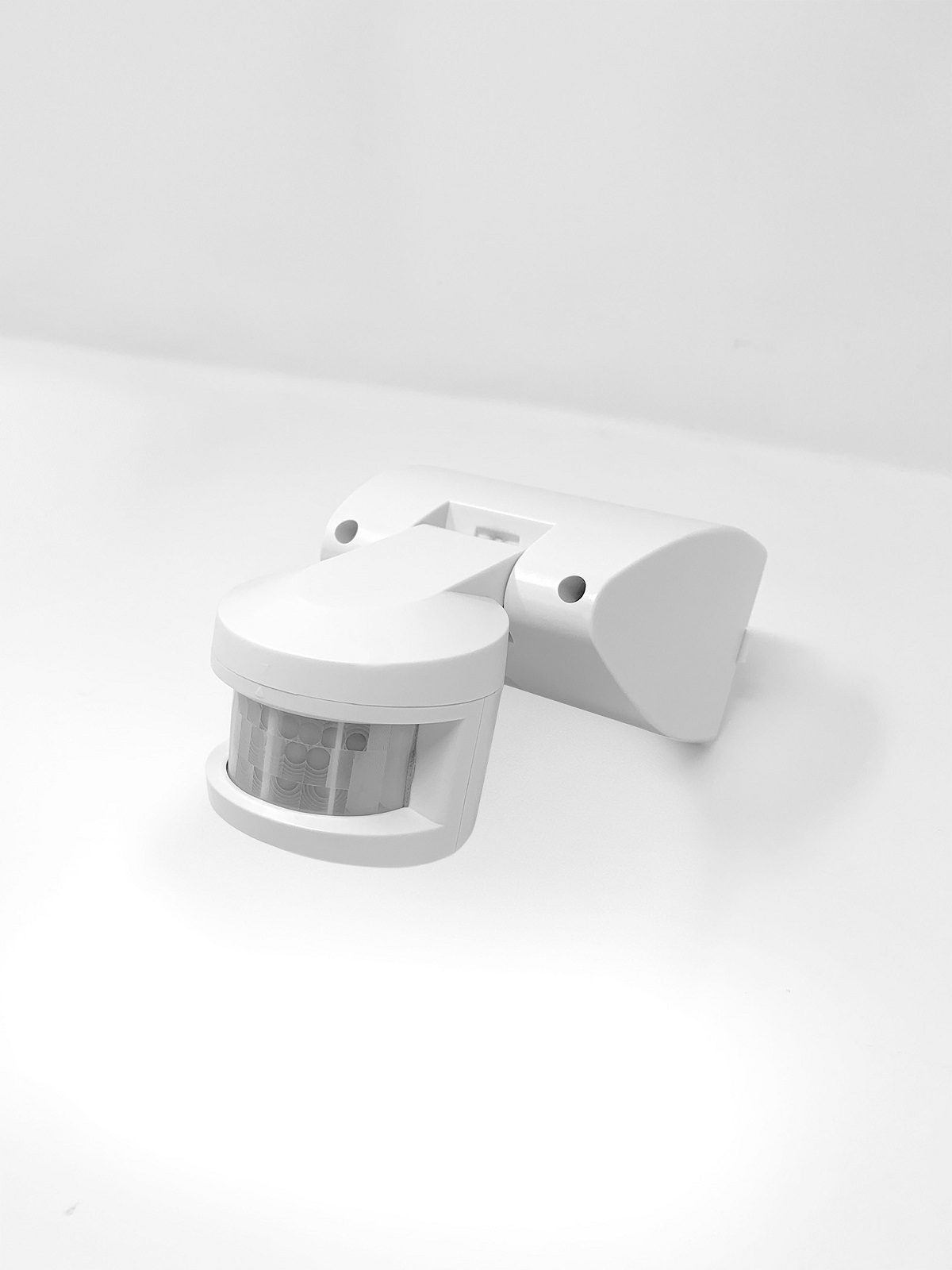 Former Pakedge Founders Take Aim at Cloud-based Lighting, UPS with PoEWit, slide 3