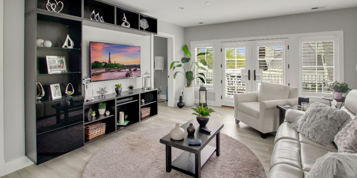 Maryland Integrator Creates Award-Winning Master Suite Loaded with Hidden Technology, slide 7