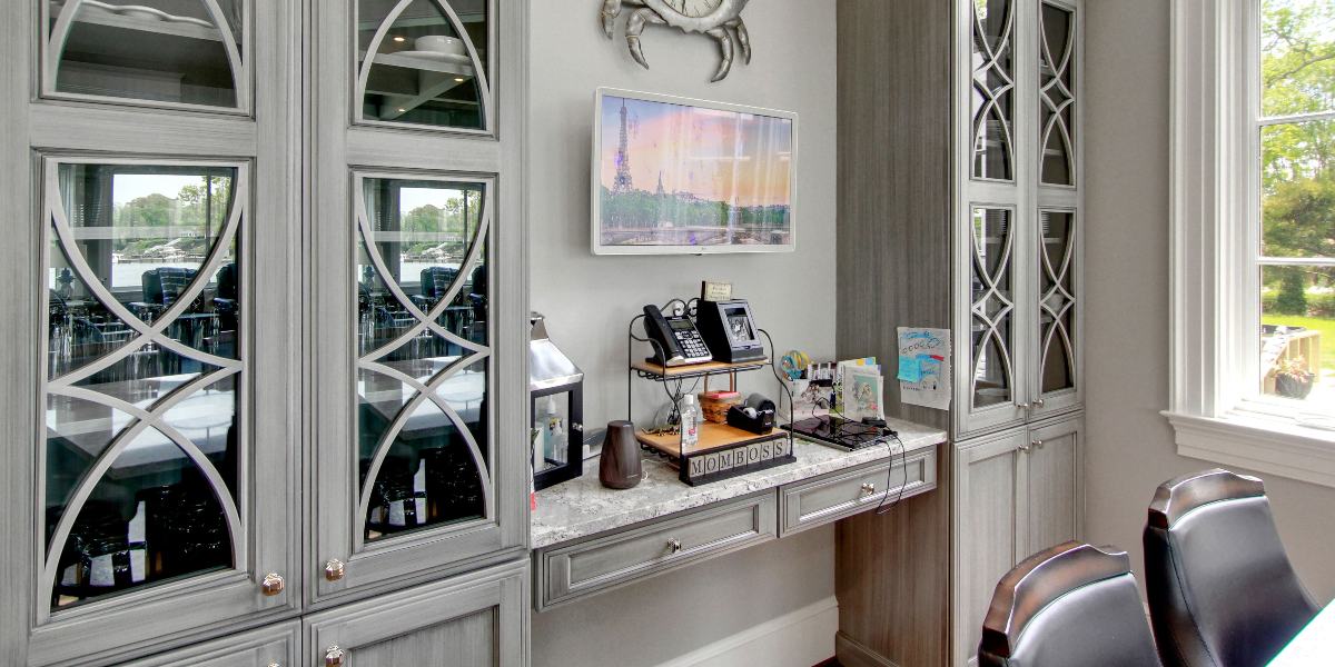 Maryland Integrator Creates Award-Winning Master Suite Loaded with Hidden Technology, slide 1