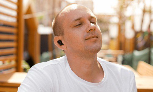 Knowles Corp listening response curve