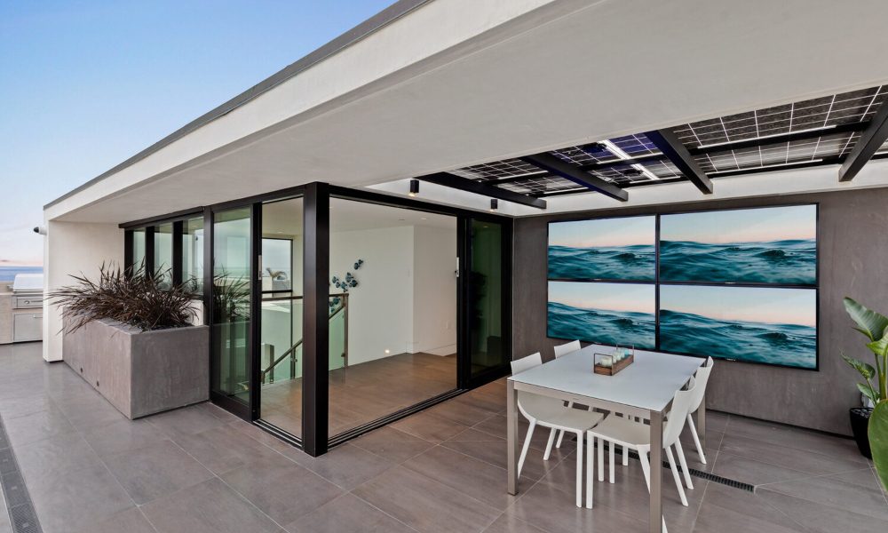 For This Seaside Home in California, It’s Lights, Audio and Relaxation, slide 6