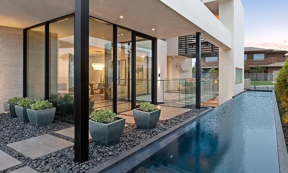 For This Seaside Home in California, It’s Lights, Audio and Relaxation, slide 8