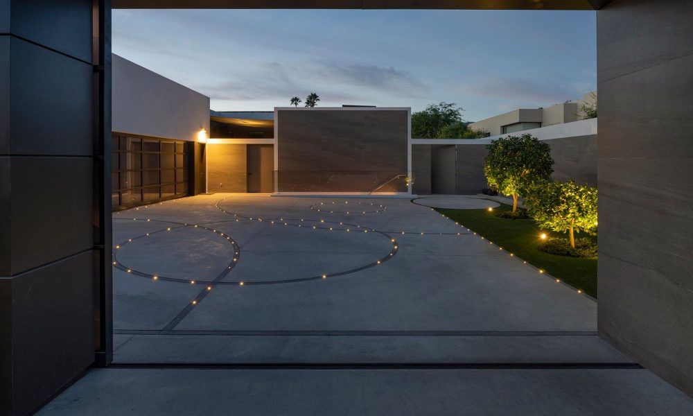 Jeff Williams Inc. Blends Modern Art and Smart Tech in Cali Luxury Home, slide 9