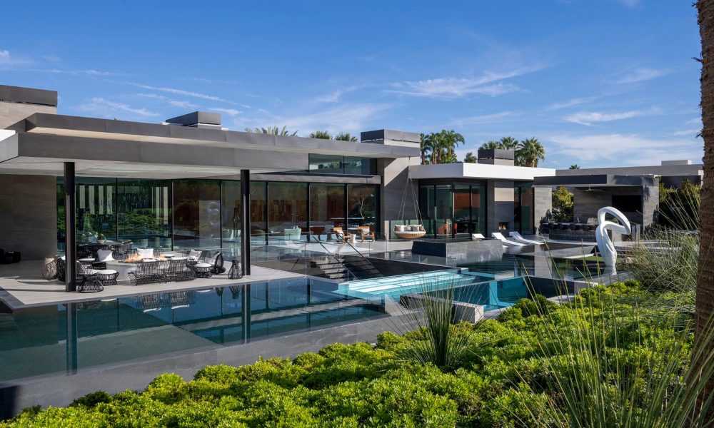 Jeff Williams Inc. Blends Modern Art and Smart Tech in Cali Luxury Home, slide 2
