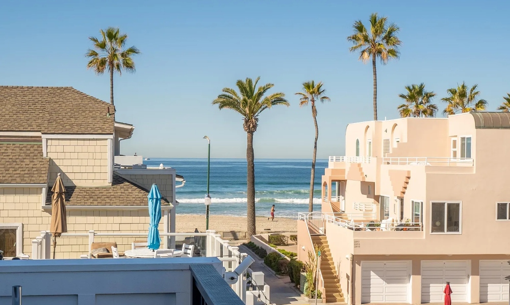 Overlook of Pacific Beach California Art Deco buildings