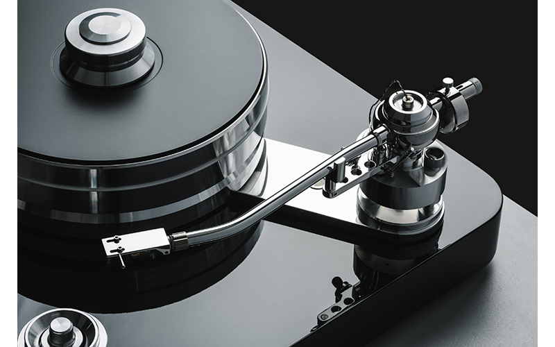 Pro-Ject Signature 12.2 turntable